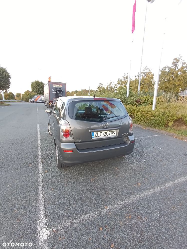 Toyota Corolla Verso 2.0 D-4D Prestige - 17