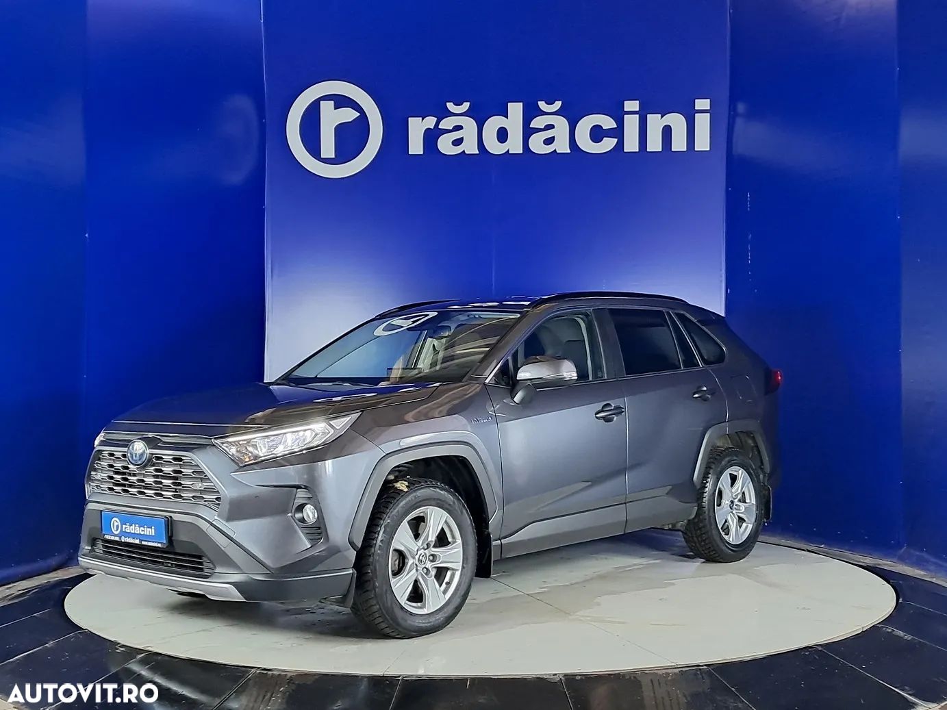 Toyota RAV4 - 1
