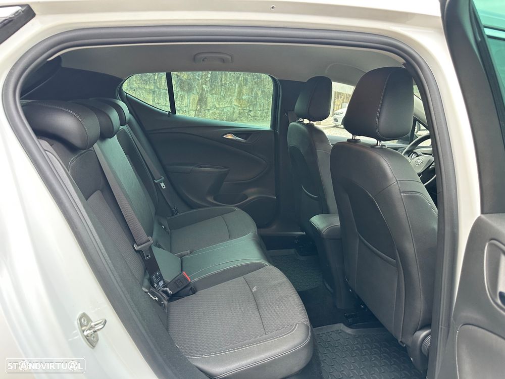 Opel Astra 1.6 CDTI Dynamic Sport S/S - 42