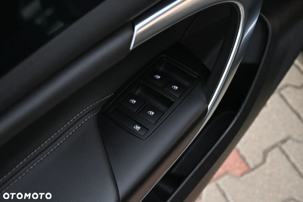 Opel Insignia 2.0 ECOTEC DI Turbo ecoFLEX Business Innovation - 33