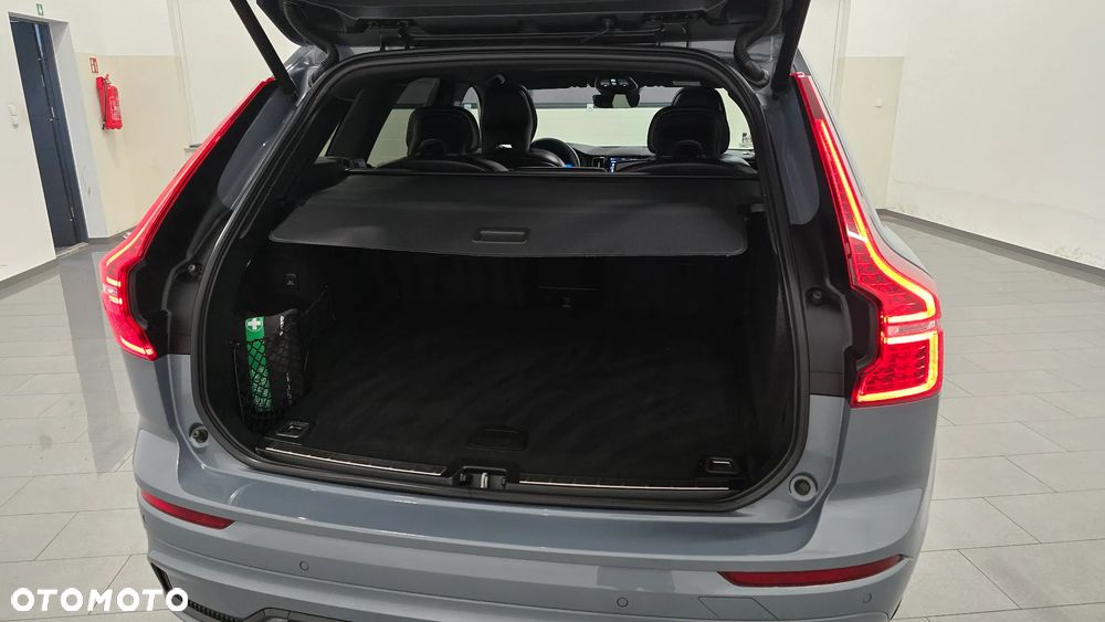 Volvo XC 60 B4 D Ultimate Dark - 9