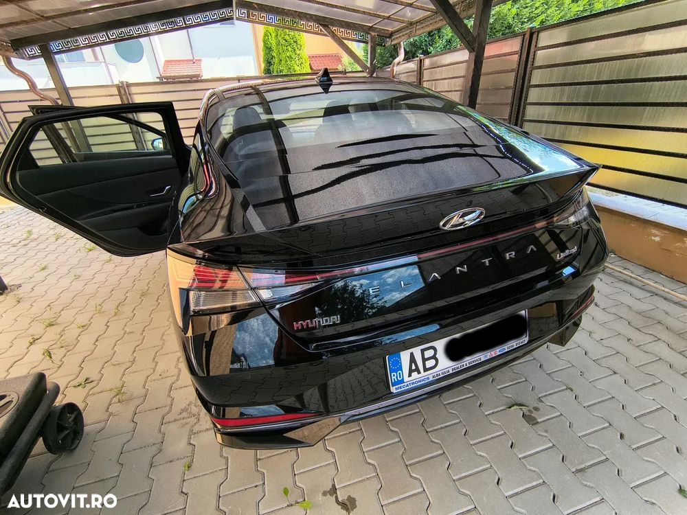 Hyundai Elantra 1.6 l 123 CP 6MT Highway - 4