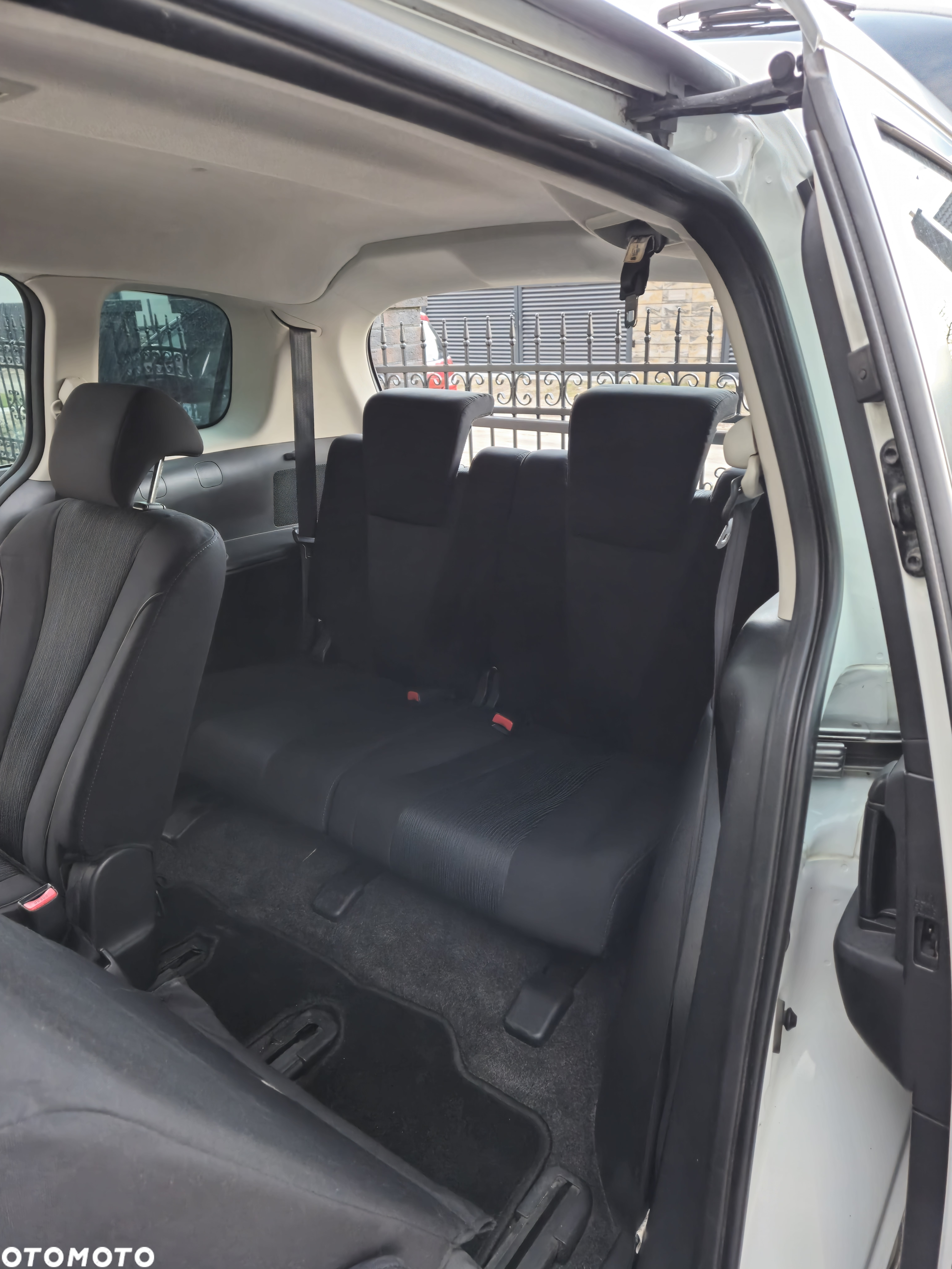 Mazda 5 - 10