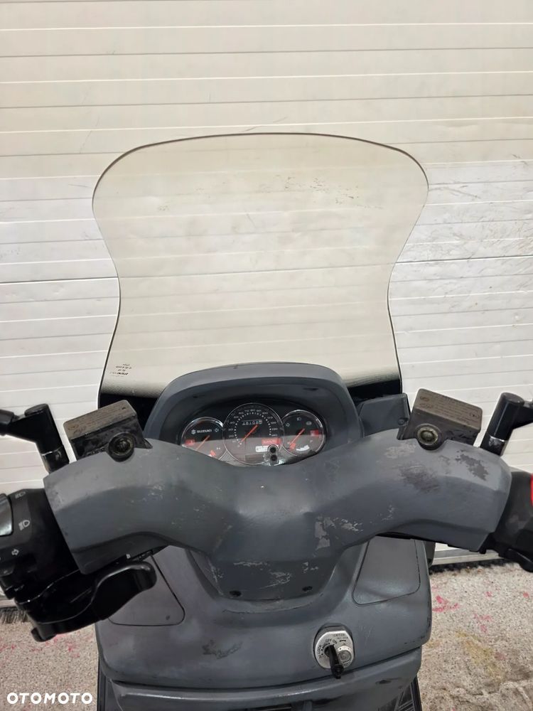 Suzuki Burgman - 26