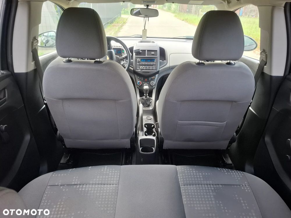Chevrolet Aveo - 31