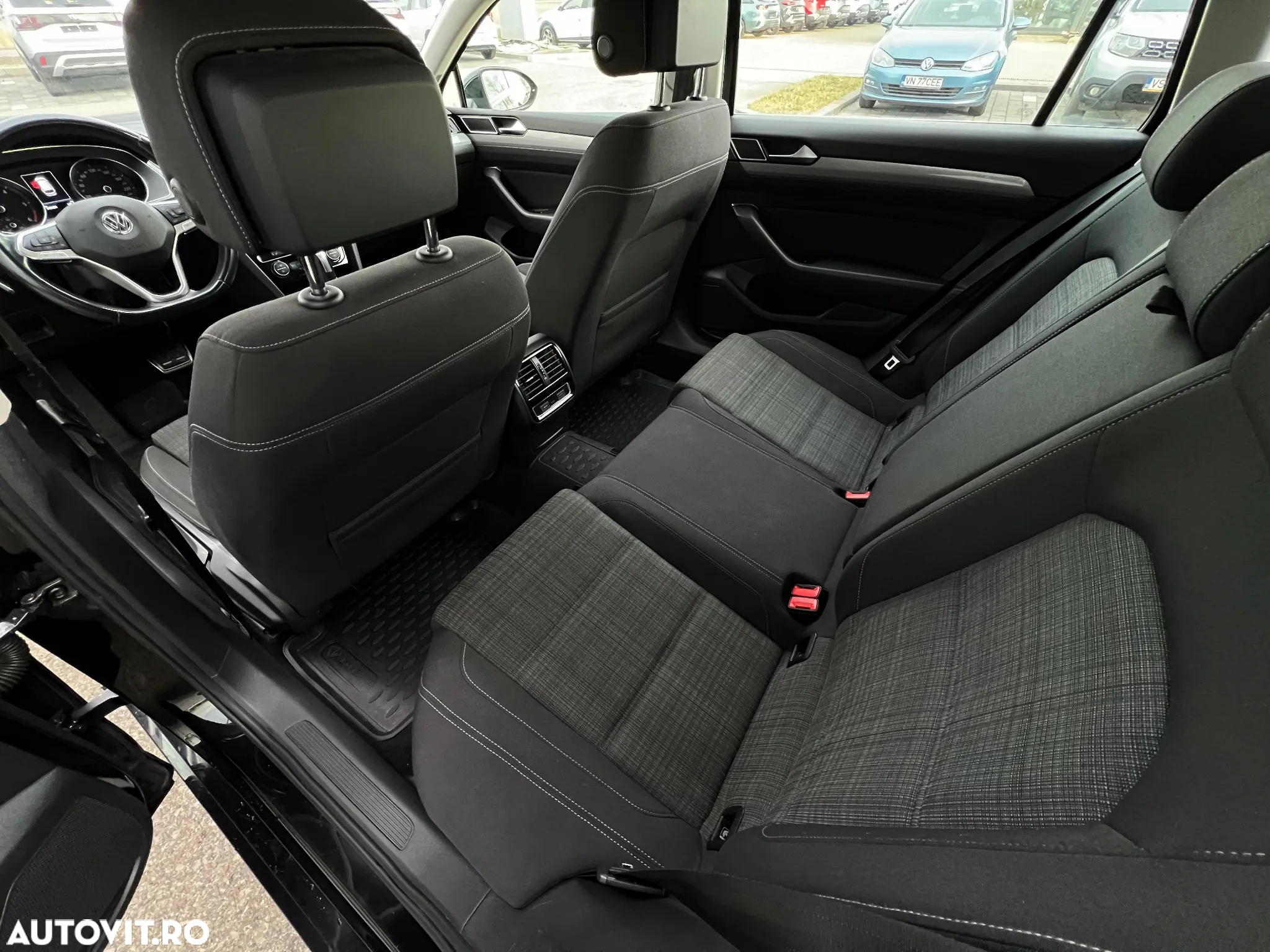 Volkswagen Passat Variant 2.0 TDI DSG Elegance - 15