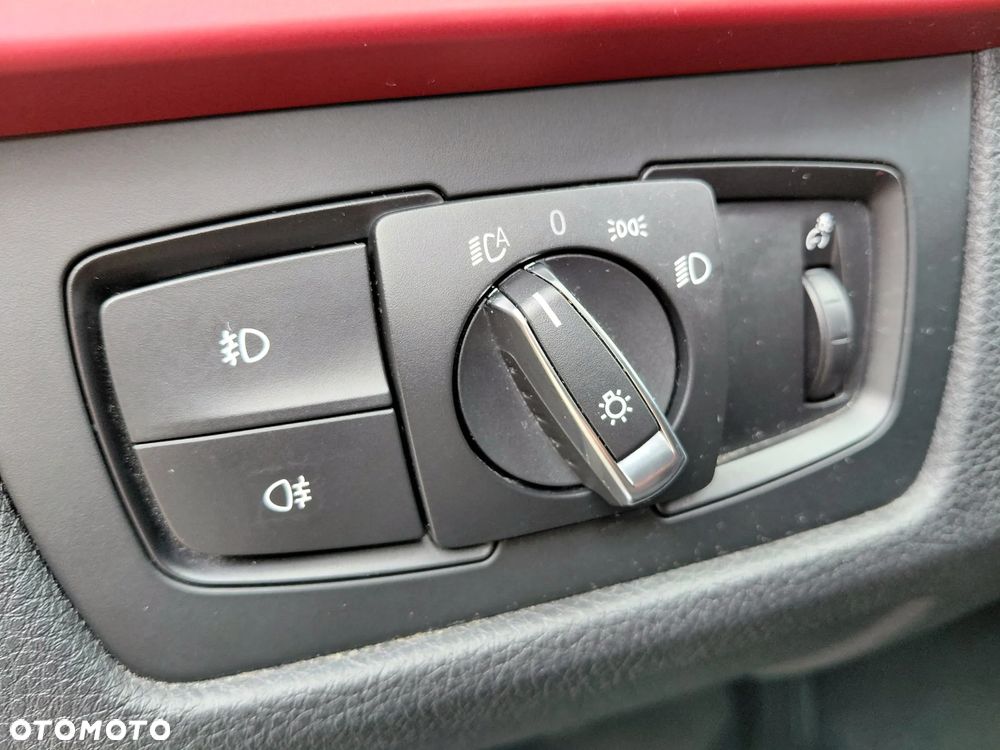 BMW Seria 3 320i M Sport - 27