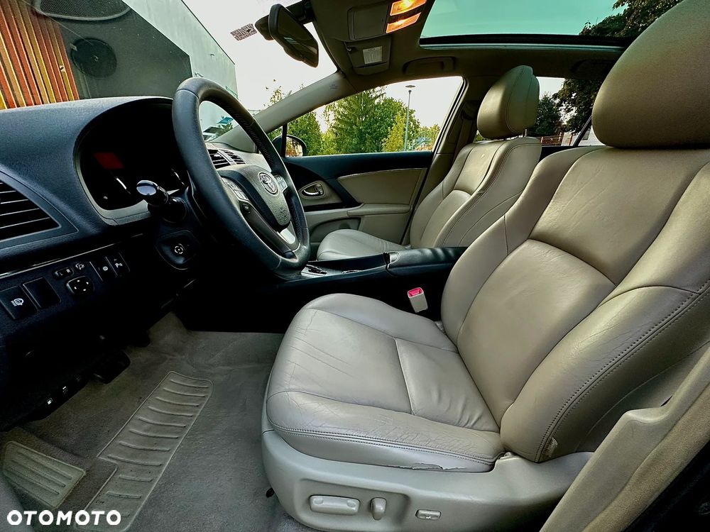 Toyota Avensis - 11