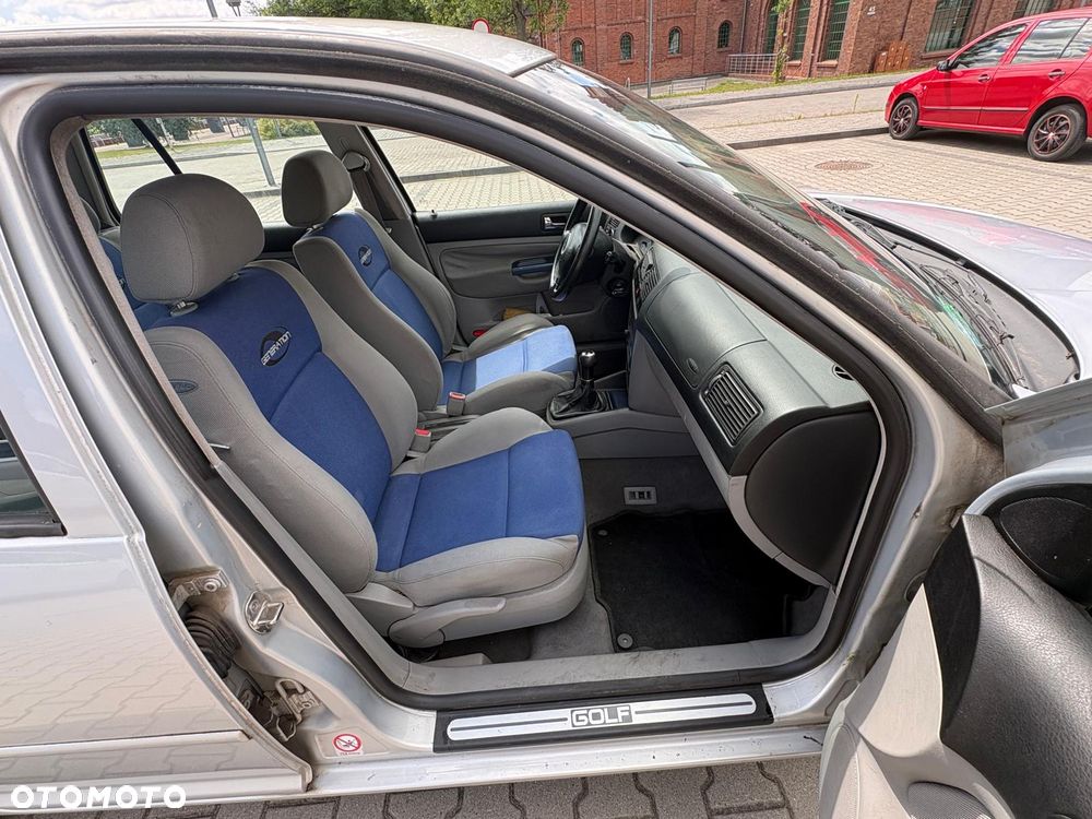 Volkswagen Golf 1.6 Comfortline - 10