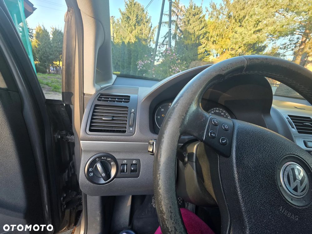 Volkswagen Touran 1.9 TDI Highline - 9