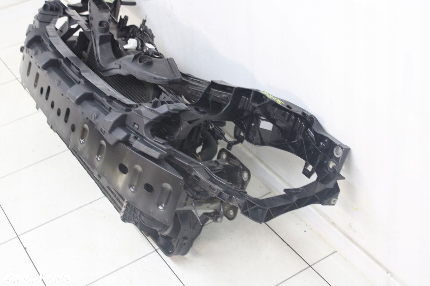 PAS PRZEDNI WZMOCNIENIE CHŁODNICE FORD FOCUS MK2 LIFT 2007R- 2.0 TDCI - 6