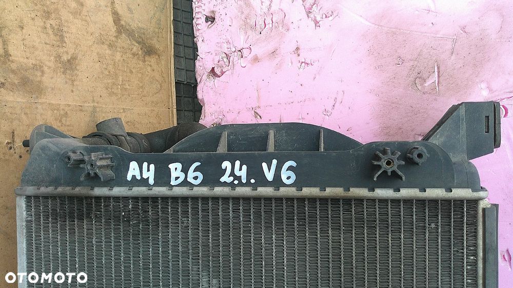 AUDI A4 B6 2.4 V6 CHŁODNICA WODY - 2