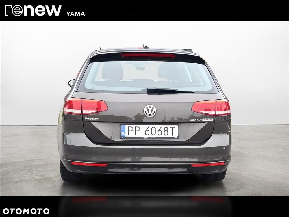 Volkswagen Passat - 4