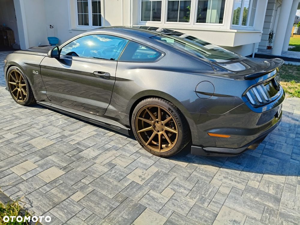 Ford Mustang 5.0 V8 GT - 4