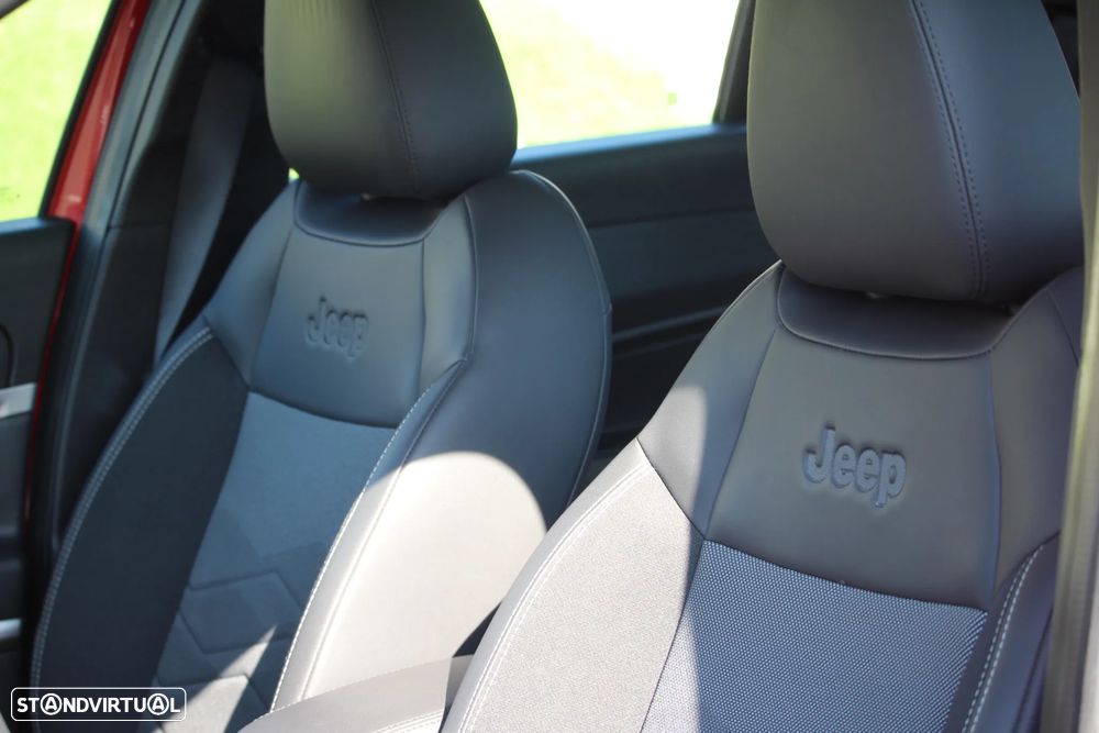 Jeep Avenger 1.2 GSE T3 Summit - 24