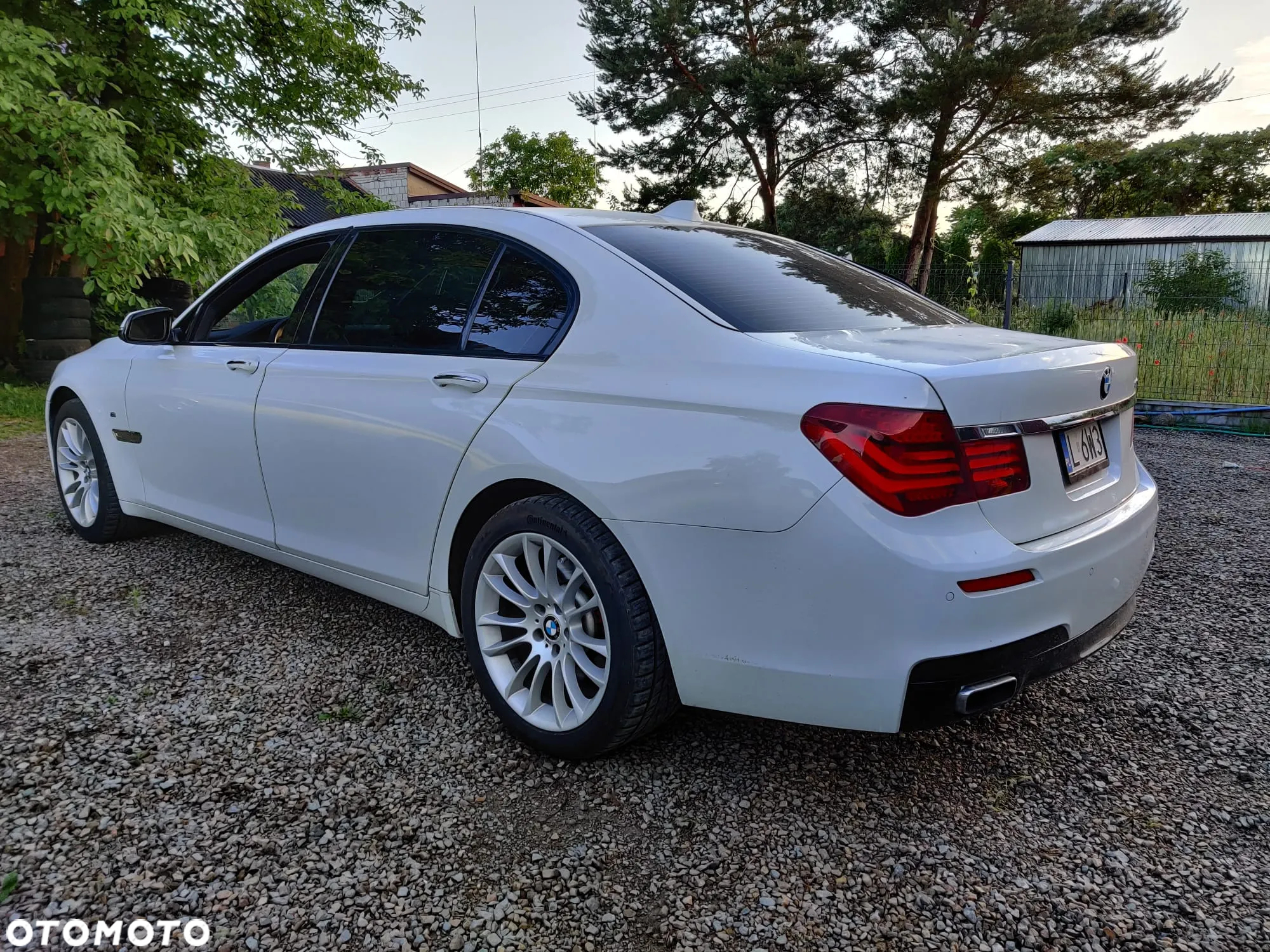 BMW Seria 7 740Li Edition Exclusive - 11