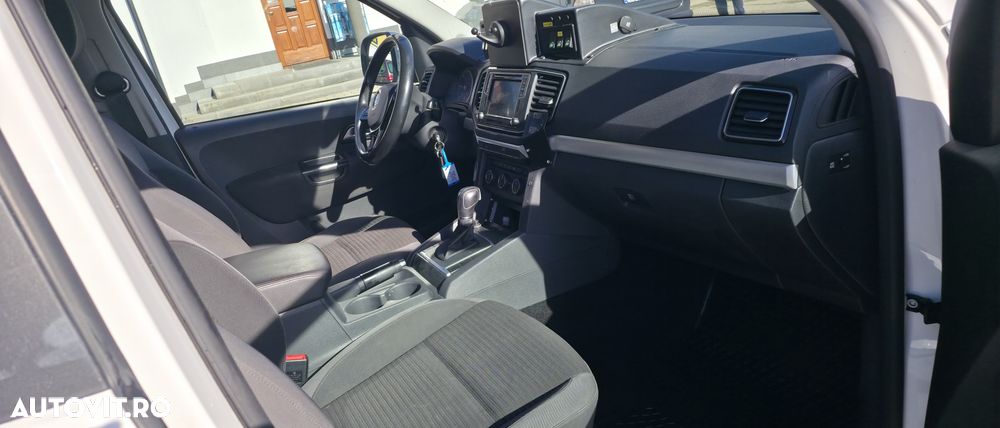 Volkswagen Amarok - 11