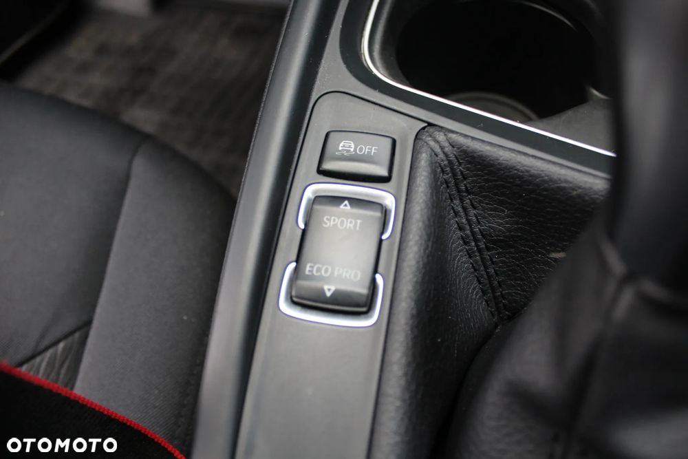 BMW Seria 3 320i - 13