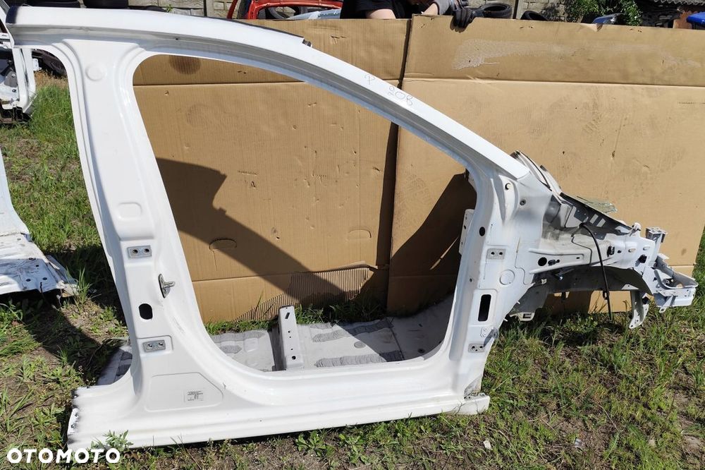 PEUGEOT 208 5D ĆWIARTKA PRZÓD PRAWA SŁUPEK PRÓG PODŁUŻNICA - 1