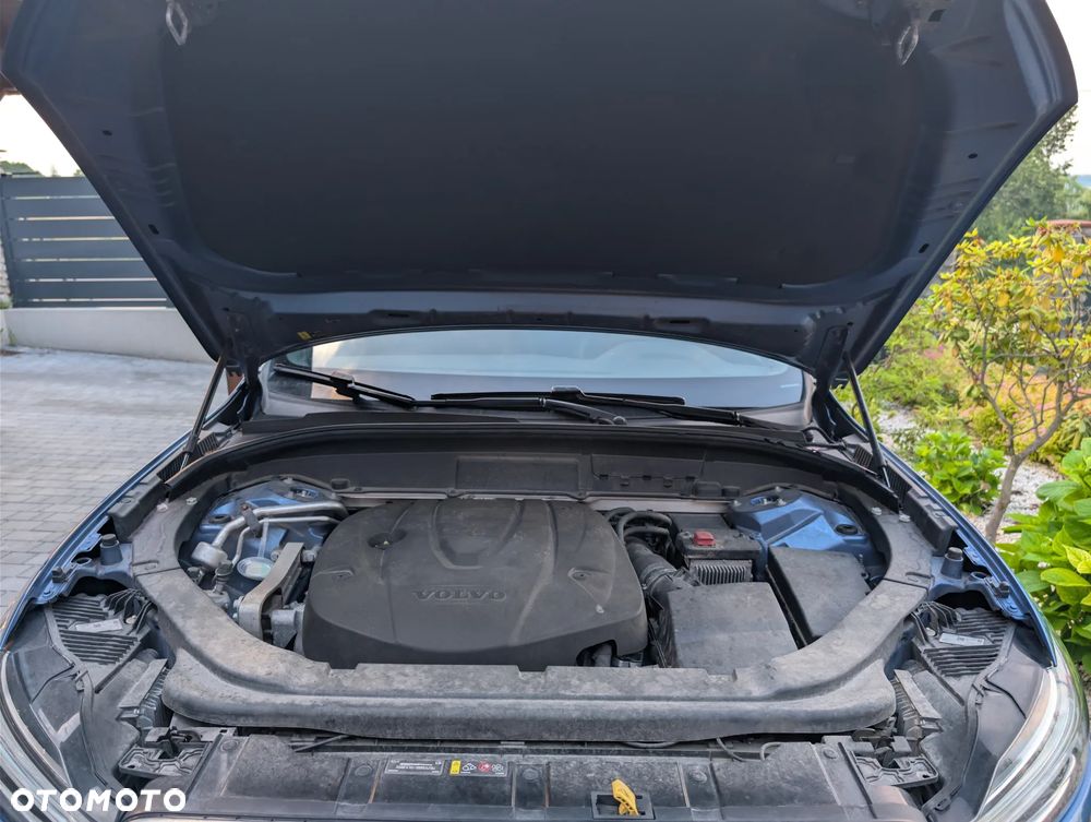 Volvo XC 60 D4 SCR AWD R-Design - 9