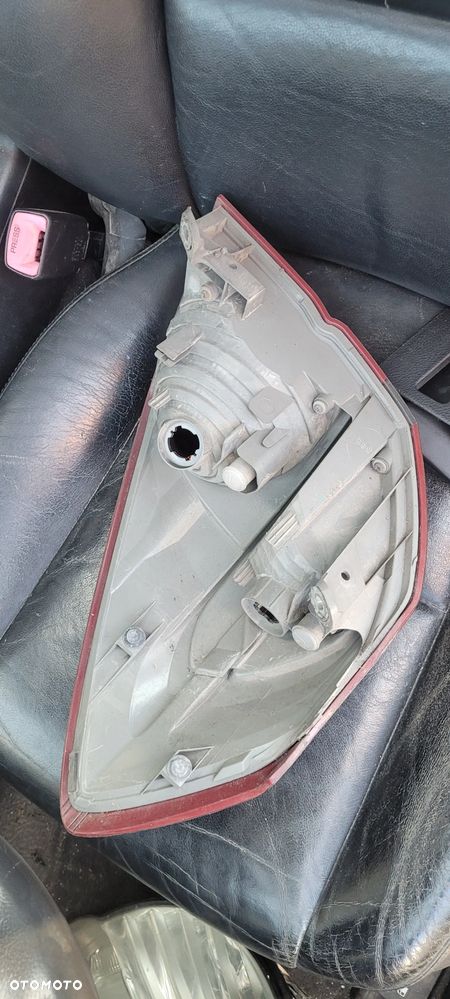 LEWA LAMPA TYLNA  SUBARU OUTBACK 2008 - 2