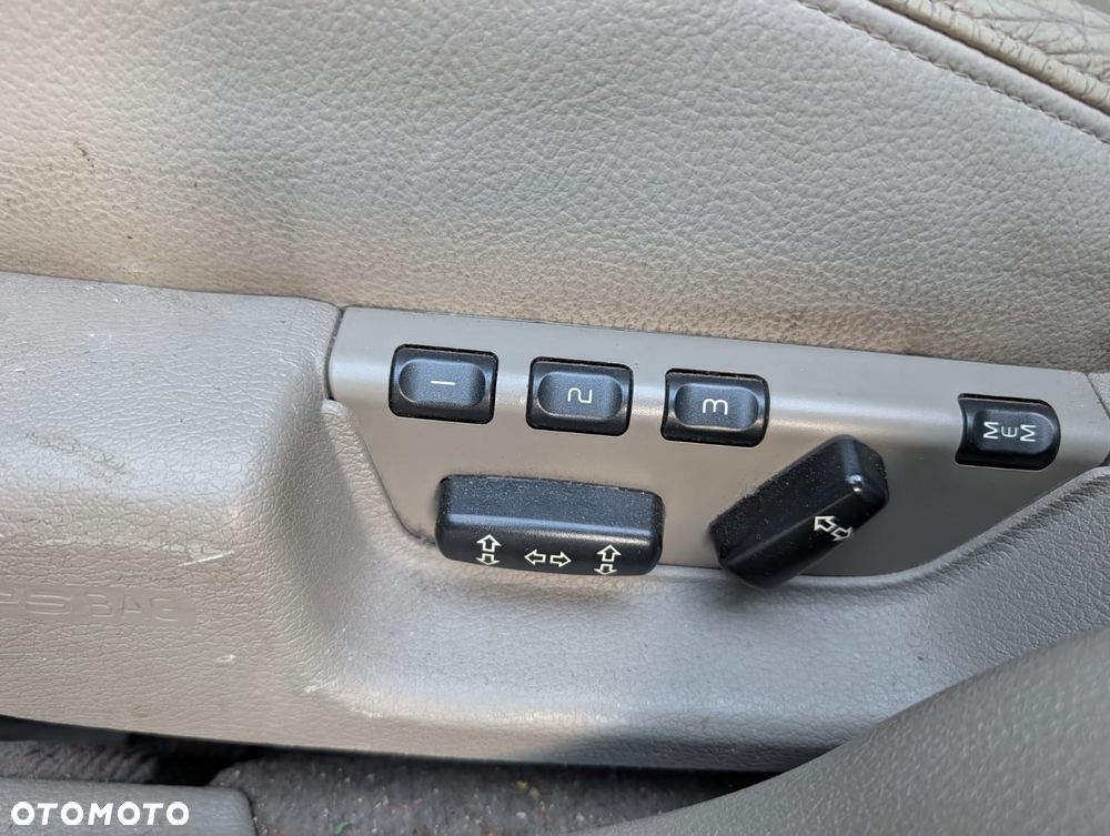 Volvo V70 2.4D5 Momentum - 10