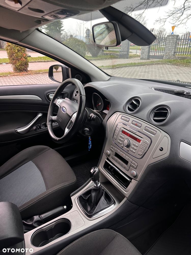 Ford Mondeo 1.8 TDCi Ambiente - 24