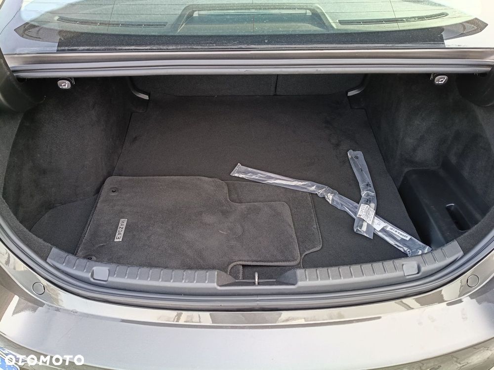 Mazda 3 - 8