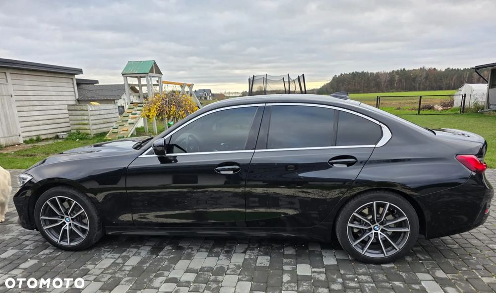 BMW Seria 3 330i Sport - 2