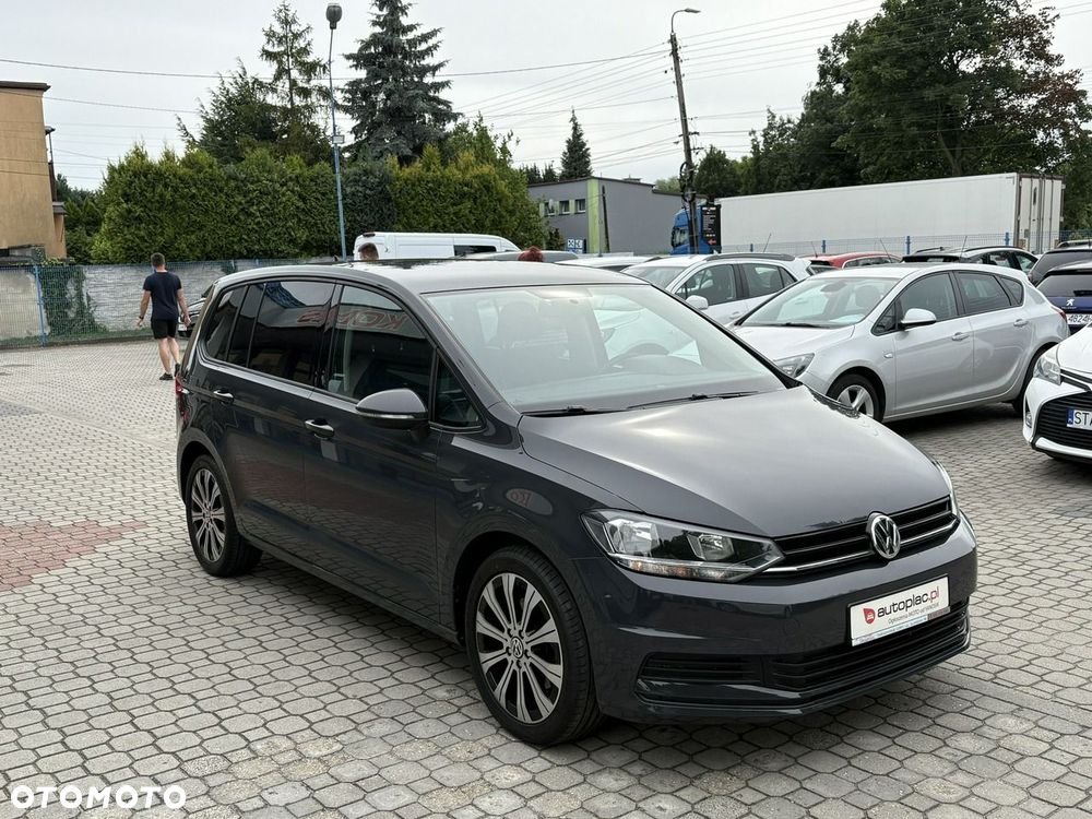 Volkswagen Touran - 4