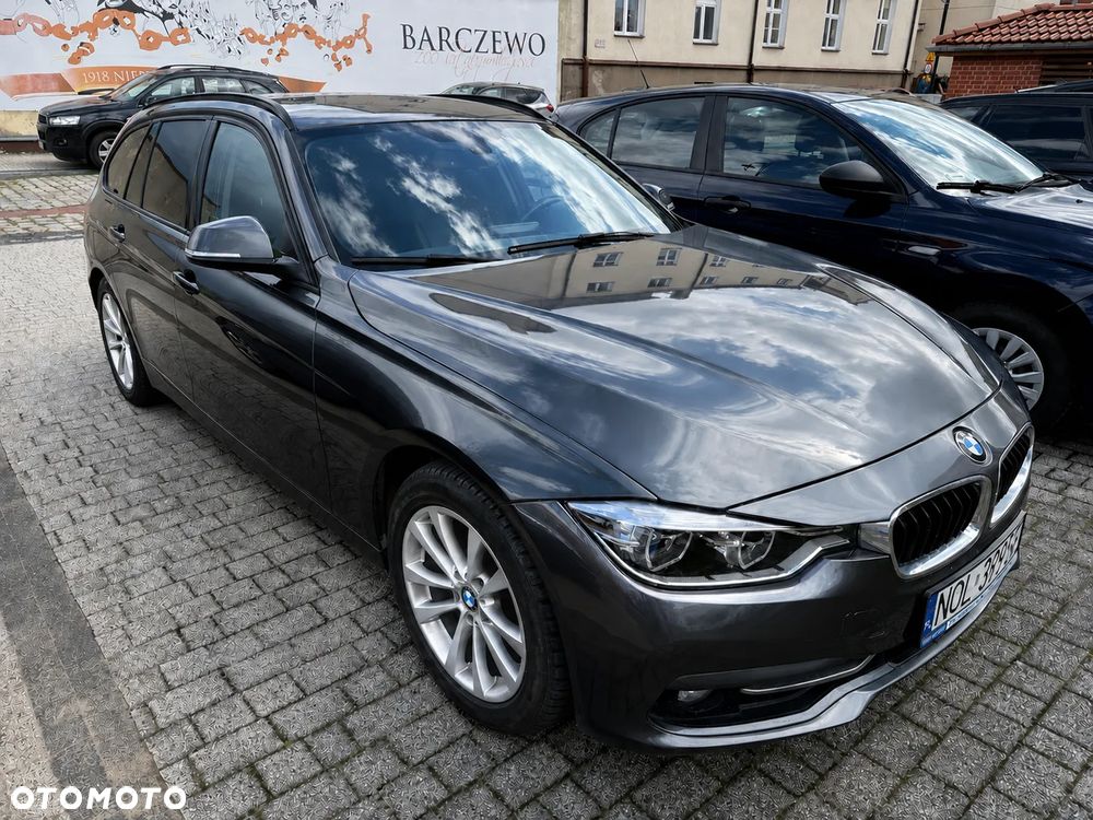 BMW Seria 3 318d Sport Line - 11