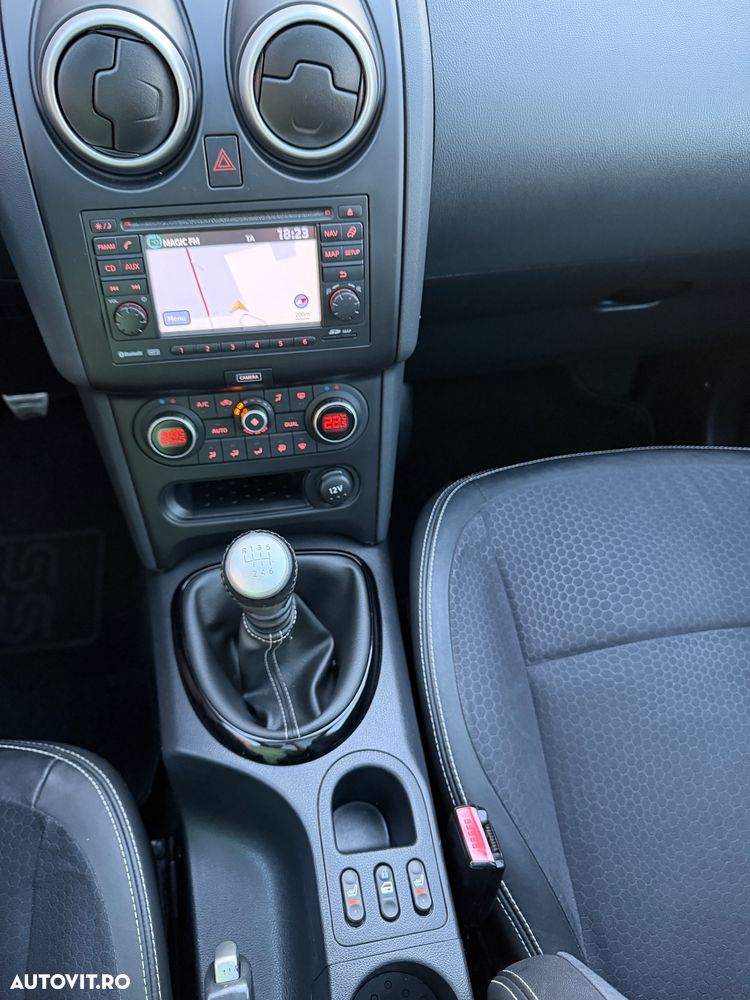 Nissan Qashqai 1.6 DCI DPF Start/Stop tekna - 12