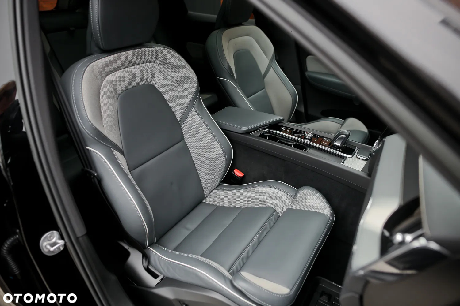 Volvo XC 60 B5 B AWD Geartronic RDesign - 29
