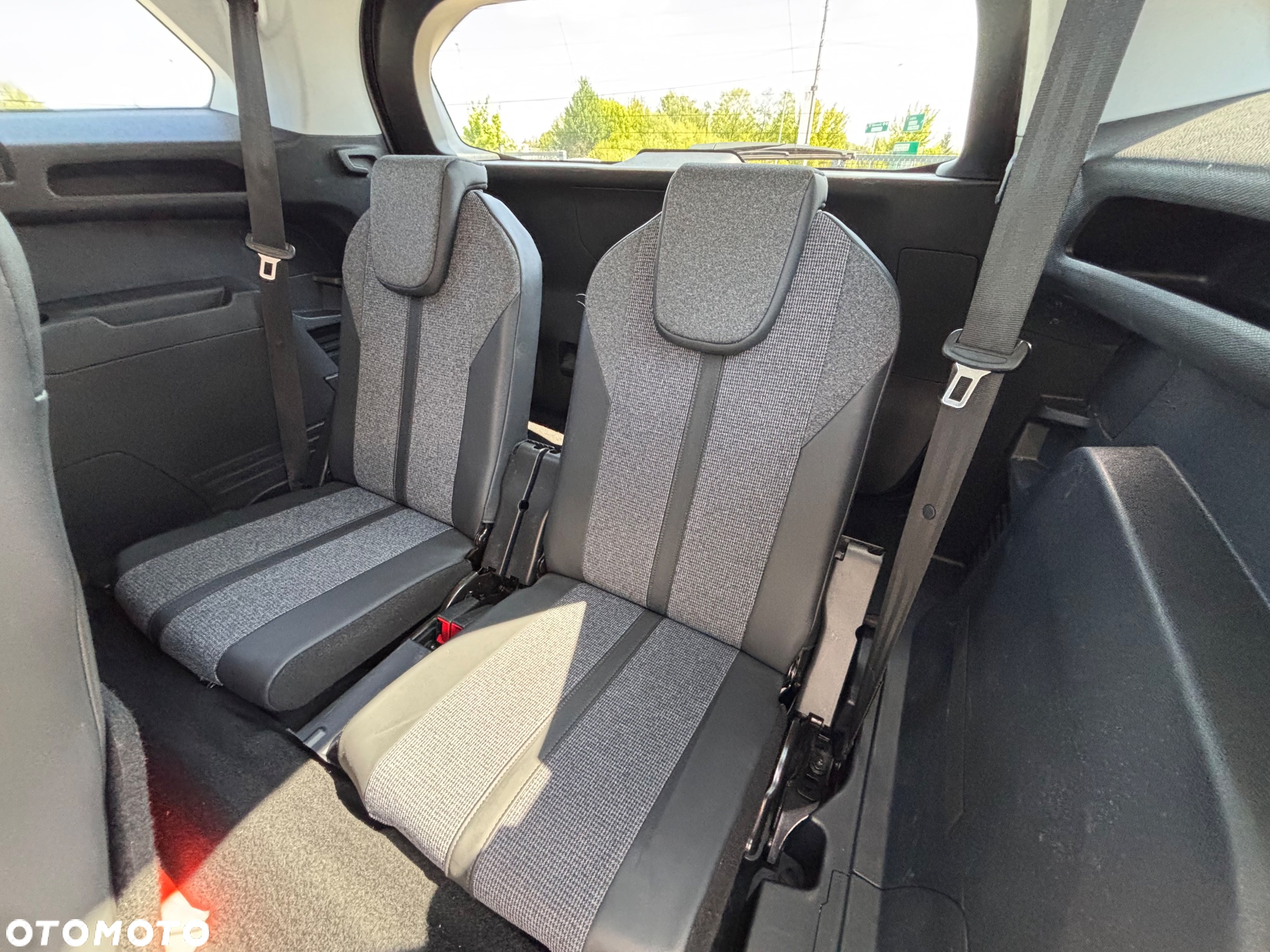 Peugeot 5008 2.0 BlueHDI Allure S&S - 32