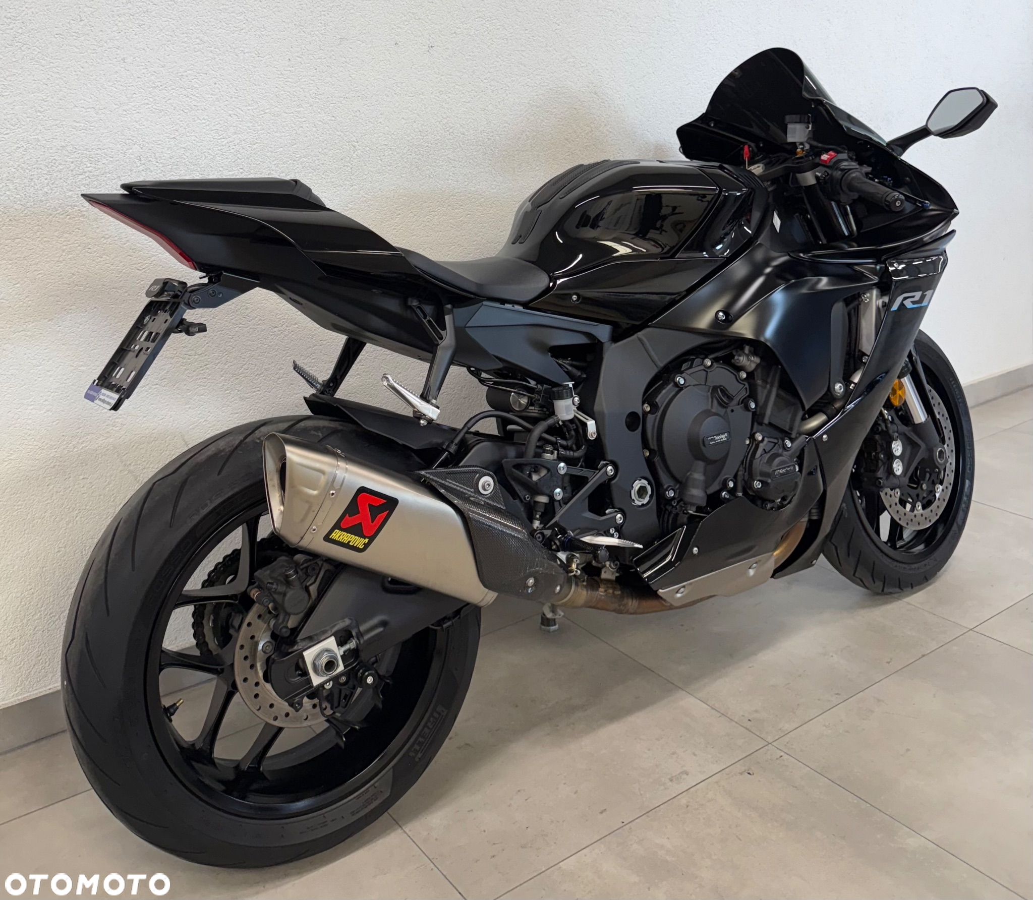 Yamaha R1 - 5
