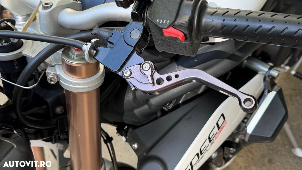 Triumph Speed Triple S - 10