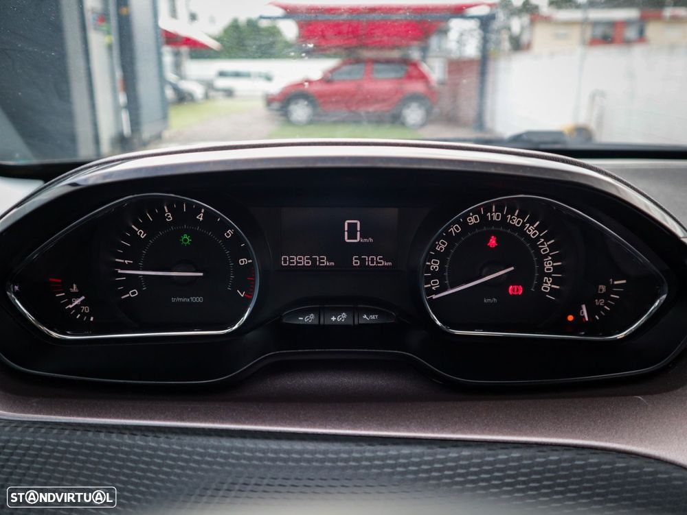 Peugeot 2008 1.2 VTi Active - 25