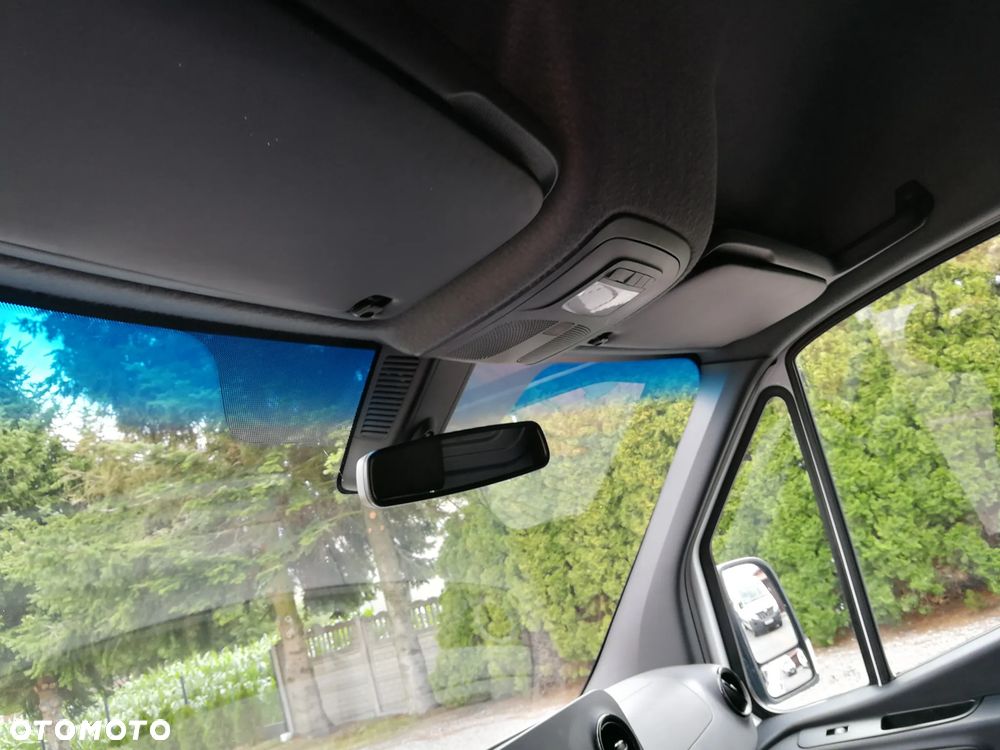 Mercedes-Benz Sprinter - 19