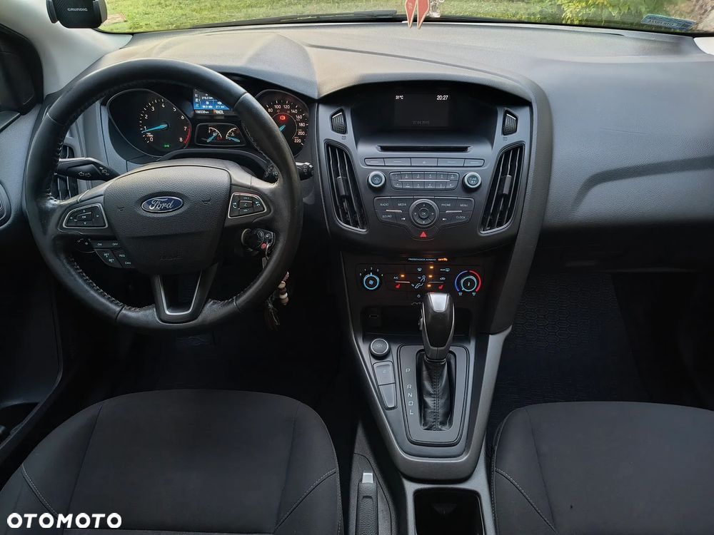 Ford Focus 2.0 16V Sport - 19