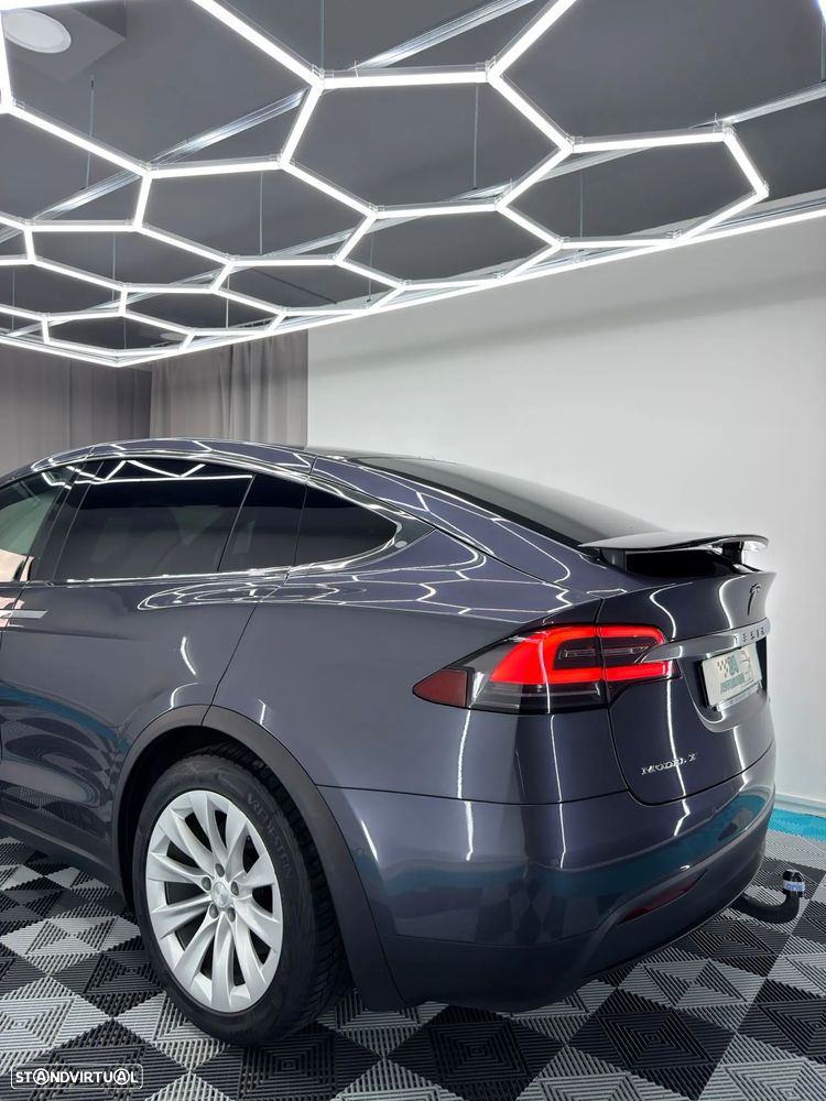 Tesla Model X 100D - 7