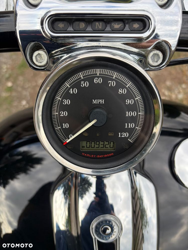Harley-Davidson FXSB Breakout - 4