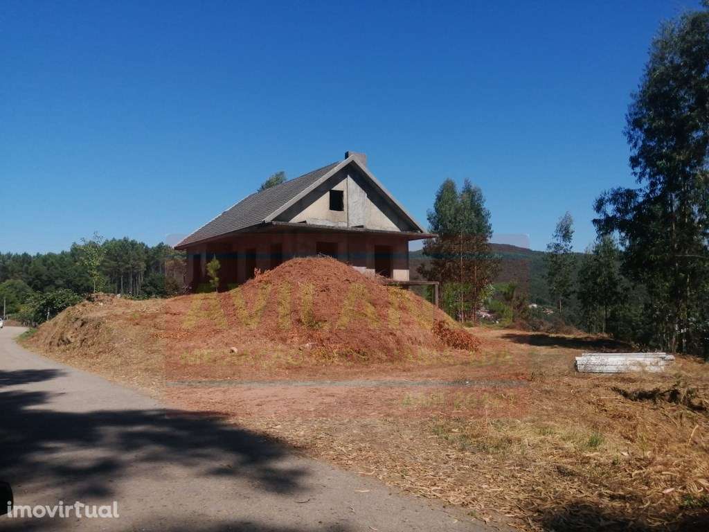 MORADIA EM FASE PEDREIRO - S MIGUEL DO MATO - Grande imagem: 2/18