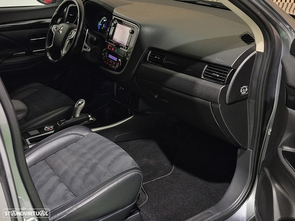 Mitsubishi Outlander 2.0 Intense Navi - 40
