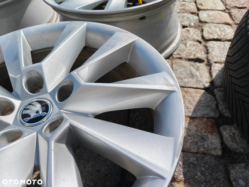Felgi Aluminiowe 17 Skoda Superb 5x112 ET40 Seat Audi VW 3V0601025C - 19