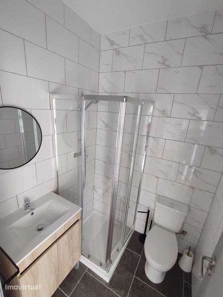 T1 Remodelado com AC, Pátio e Churrasqueira (Água incluída) - Grande imagem: 3/12