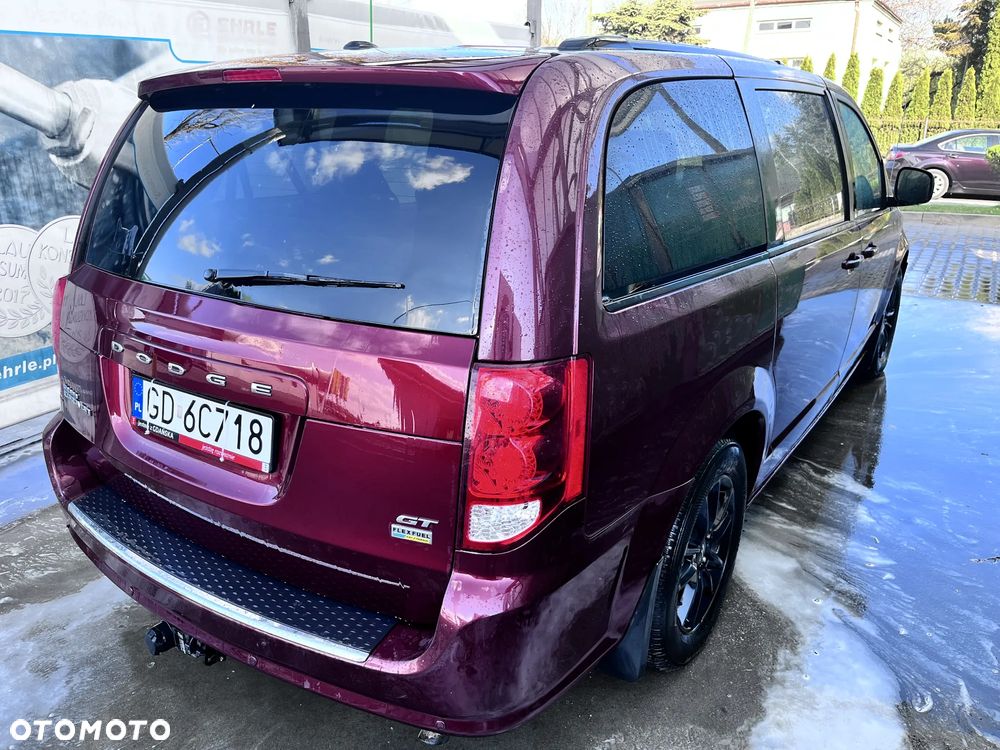 Dodge Grand Caravan - 5