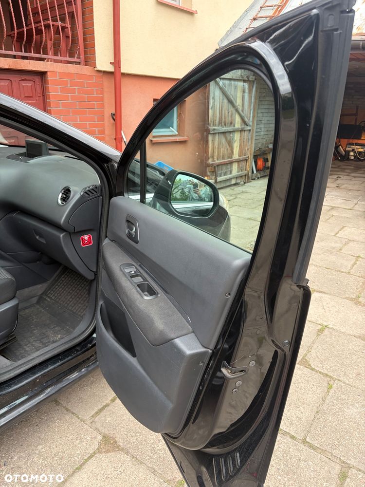 Peugeot 5008 - 8