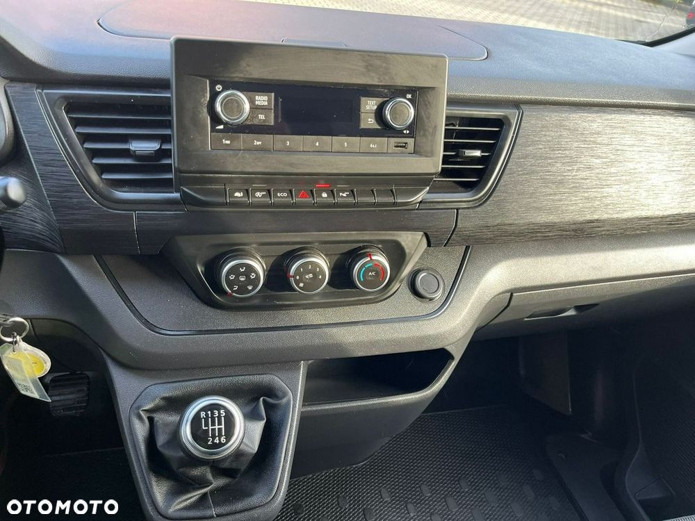 Renault Trafic - 19