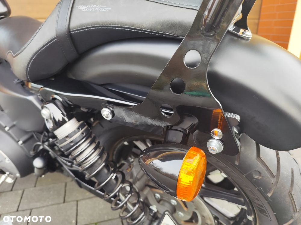 Harley-Davidson Sportster Iron 883 - 38