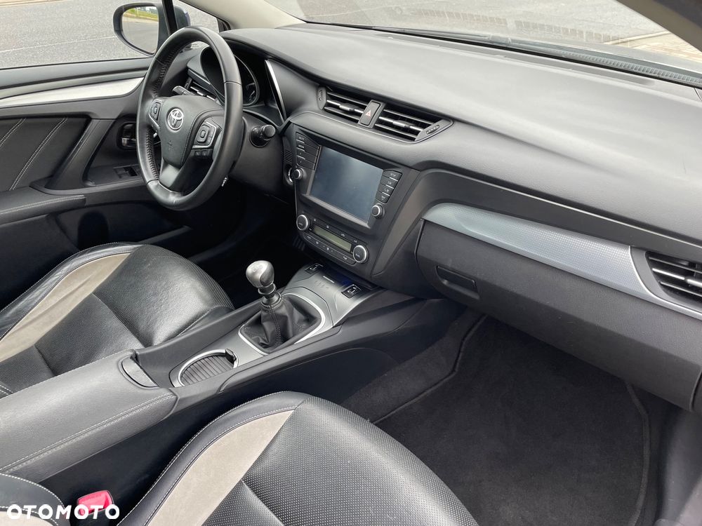 Toyota Avensis - 14